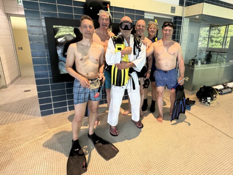 Judokas unter Wasser